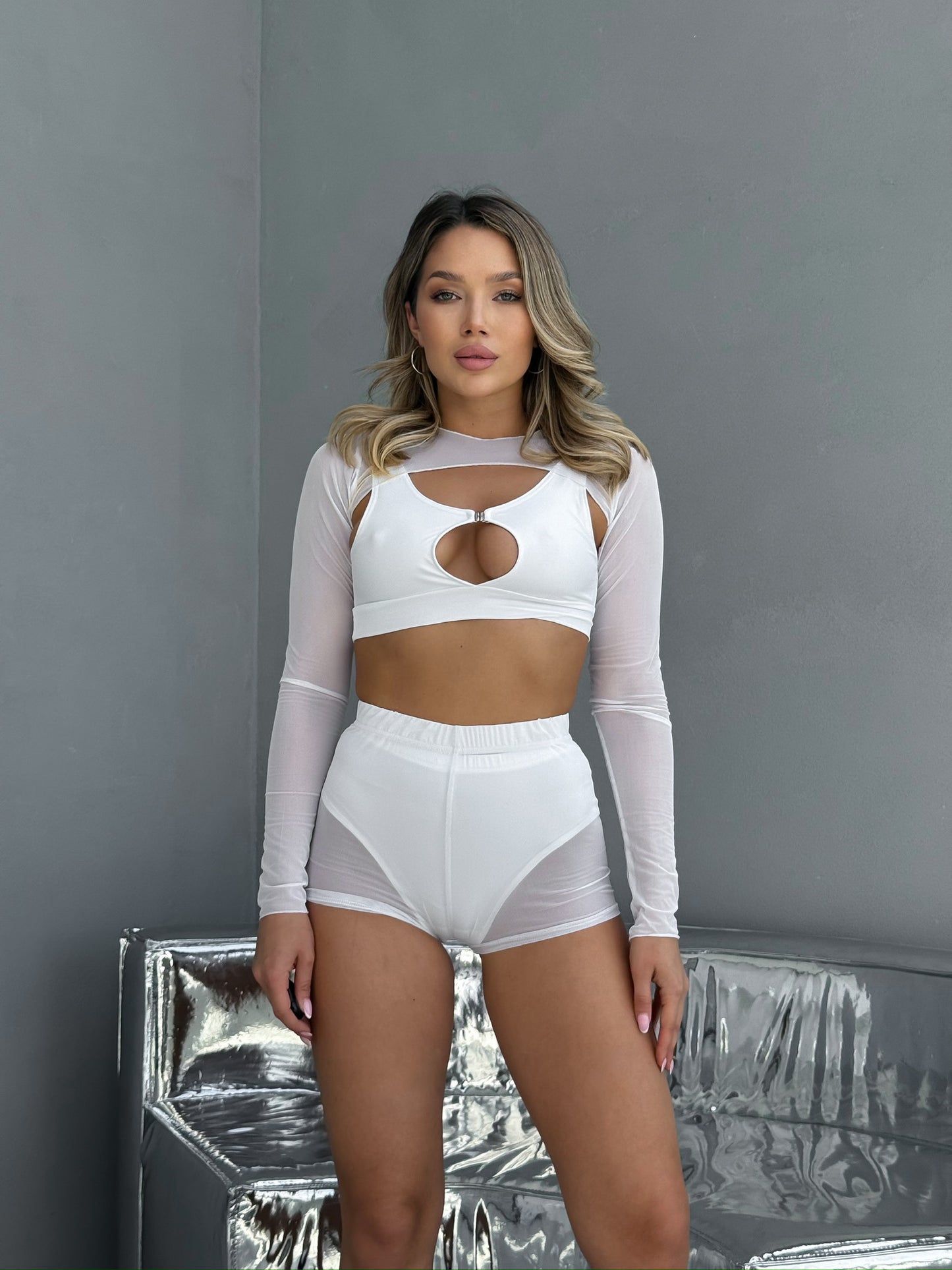 Білий бралет на металевій застібці для танців | Танцювальний топ білий з декольте