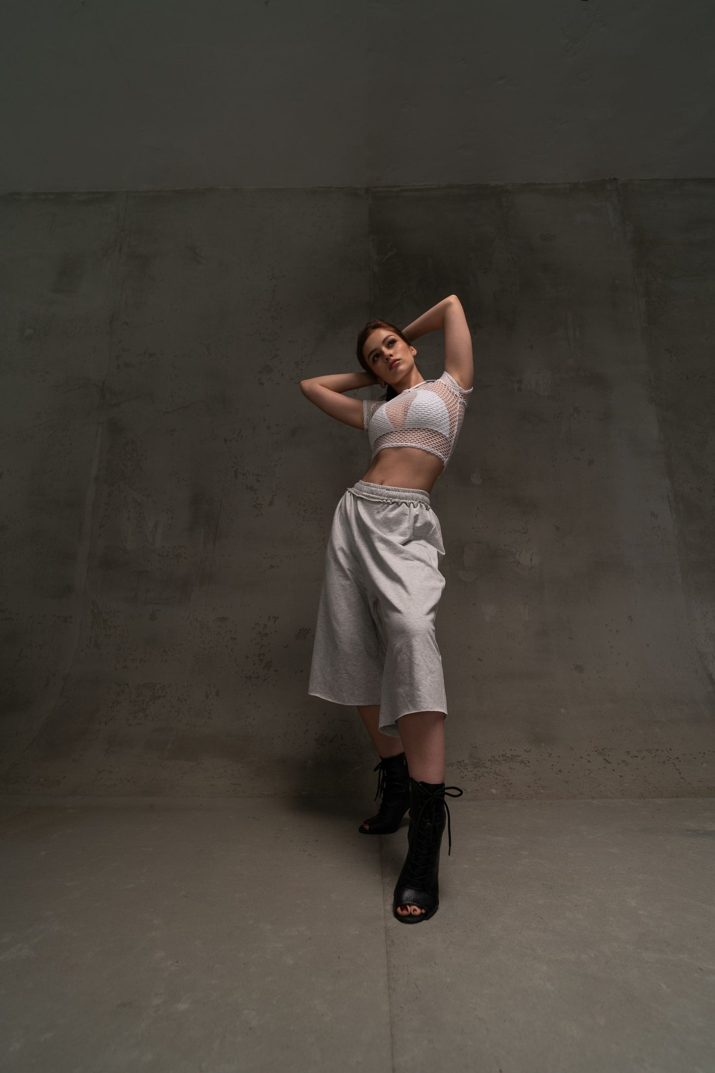 Білий сітчастий топ для танців