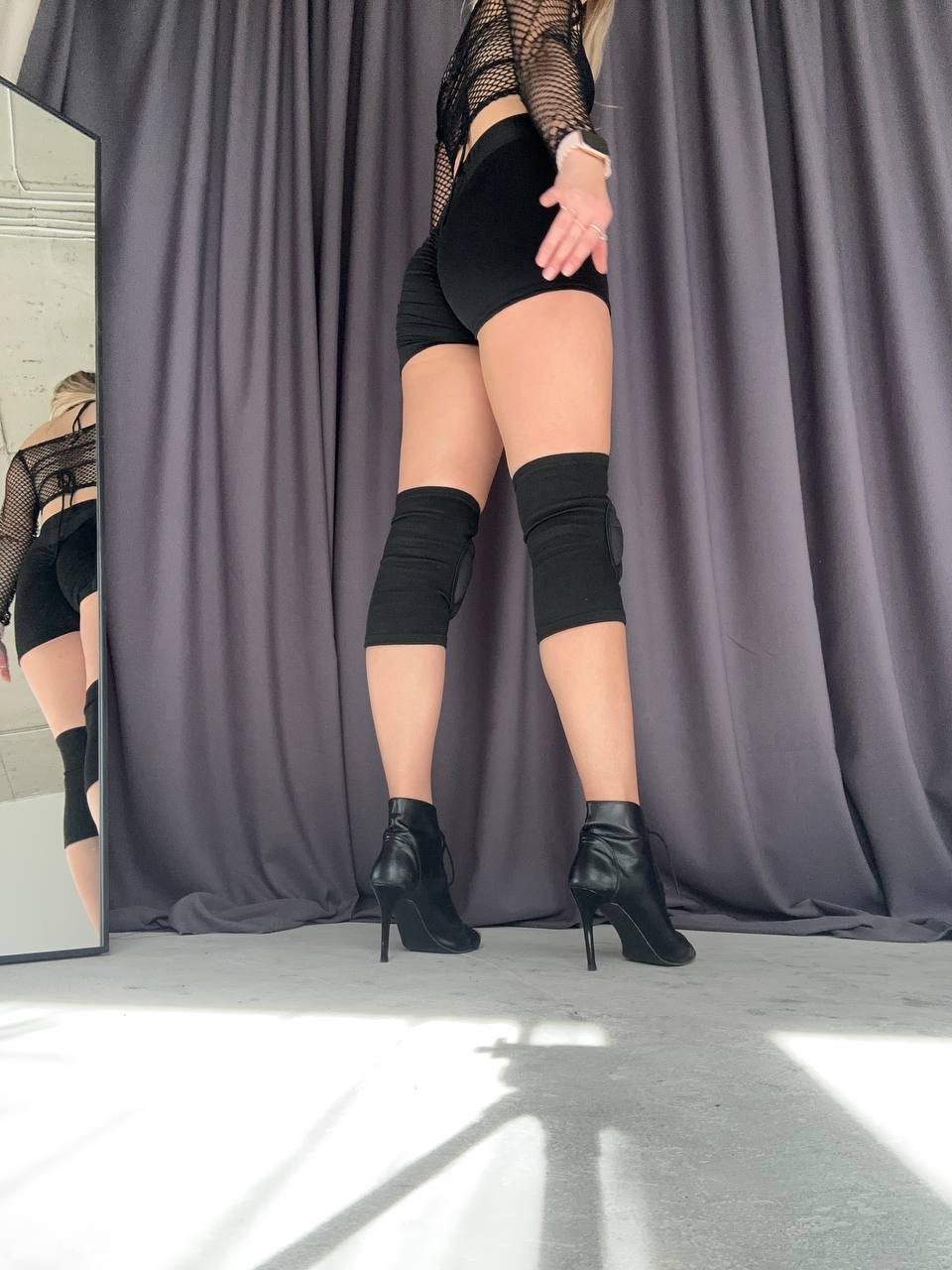 Чорні танцювальні наколінники | Міцні наколінники хілс, тверк, стріп