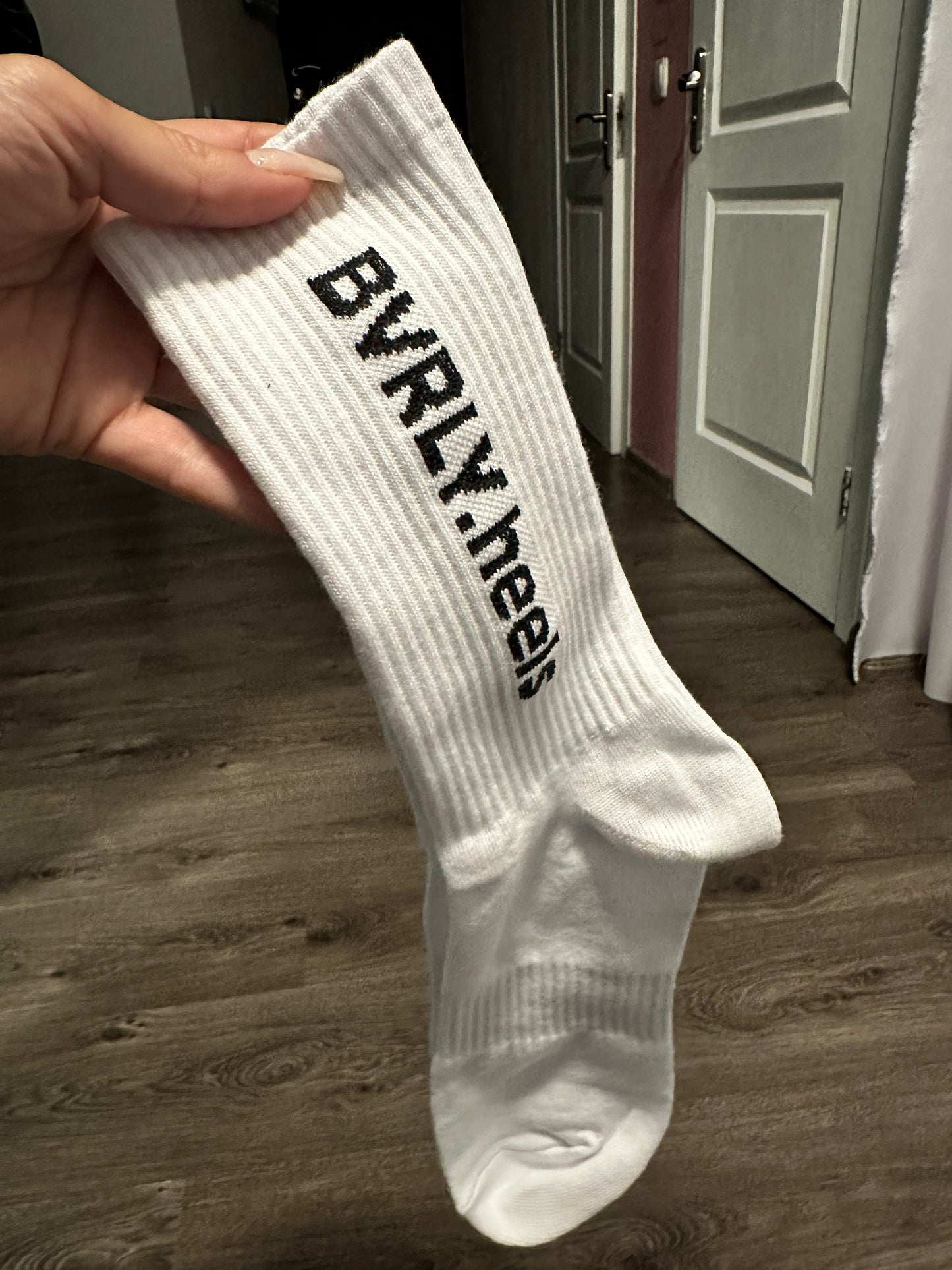 Брендові високі шкарпетки для танців — BVRLY.heels